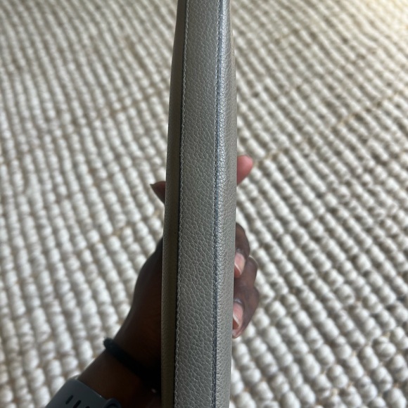 Pre loved Saint Laurent zippy wallet in grey available - Picture 4 of 8